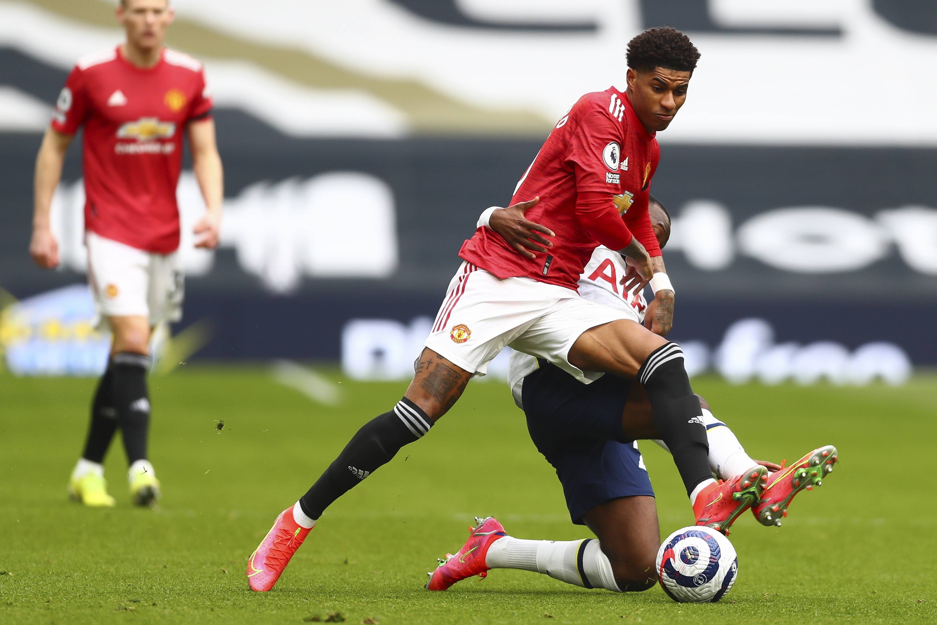 或场上争执 或场上争执